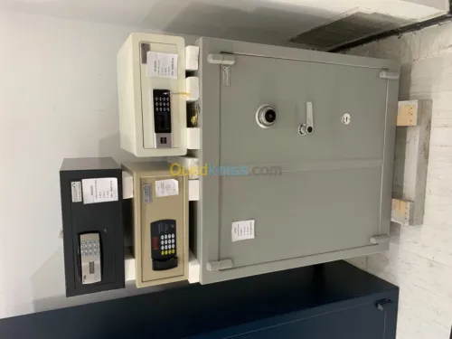 Coffre-forts, armoire blindée, bureau.