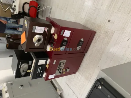 Coffre-forts, armoire blindée, bureau.