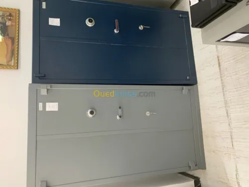 Coffre-forts, armoire blindée, bureau.