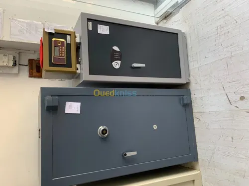 Coffre-forts, armoire blindée, bureau.