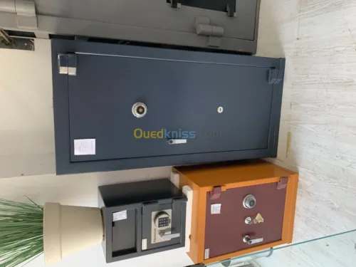 Coffre-forts, armoire blindée, bureau.