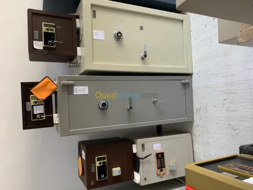 Coffre-forts, armoire blindée, bureau.