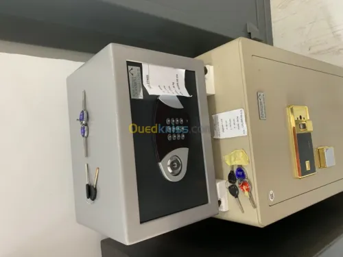 Coffre-forts, armoire blindée, bureau.