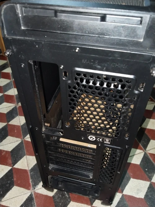 Boitiers Thermaltake Versa U21 + 03  Ventilateurs NZXT