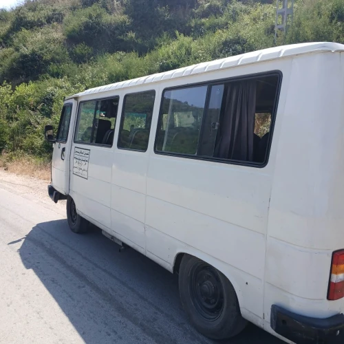Peugeot J9 2000