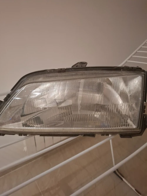 Phare peugeot 306 avant/gauche