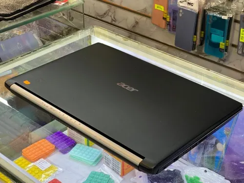 ACER ASPIRE 05 INTEL I3 7EME  /8G/ 256 SSD +/17.3