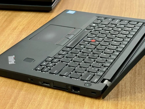 THINKPAD X270 / I7 6EME / 8G /256 SSD /12 double batterie