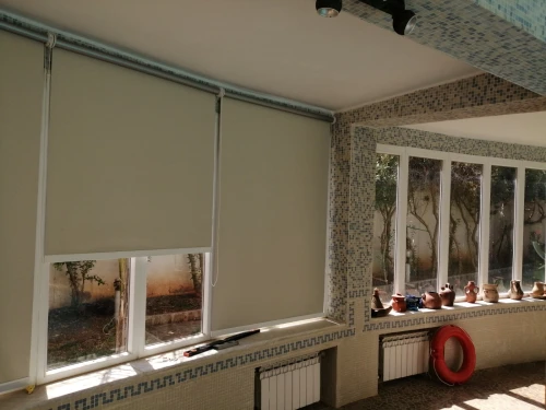 store Californien enrouleur duo zébra vénitien moustiquaire tinda pergola