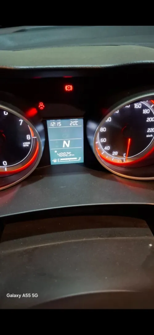 Suzuki Swift 2023 gris champagne