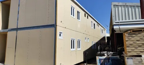 Bloc Hébergement en R+1  (20 chambre avec sanitaire)