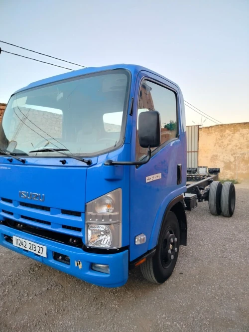 Isuzu NPR 2013