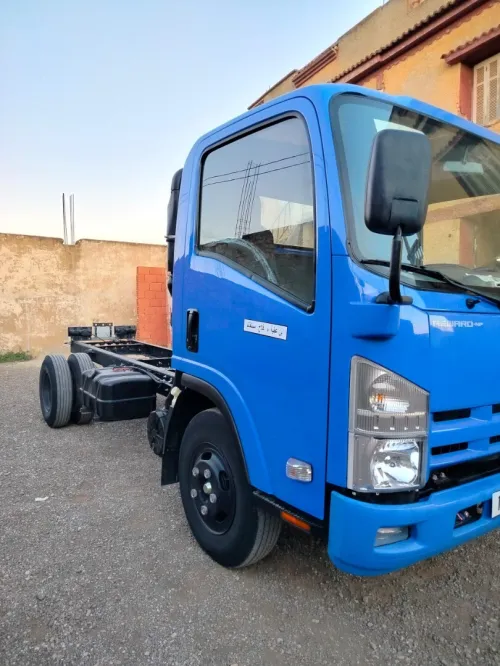 Isuzu NPR 2013