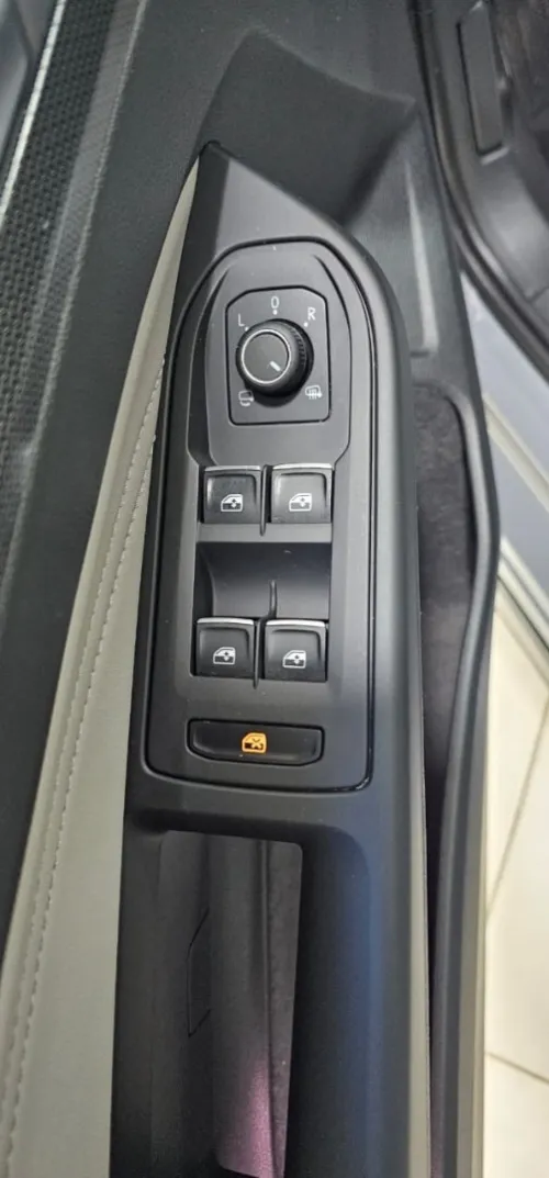 Volkswagen Golf 8 2025 R