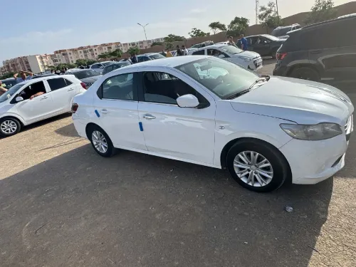Peugeot 301 2015 Allure