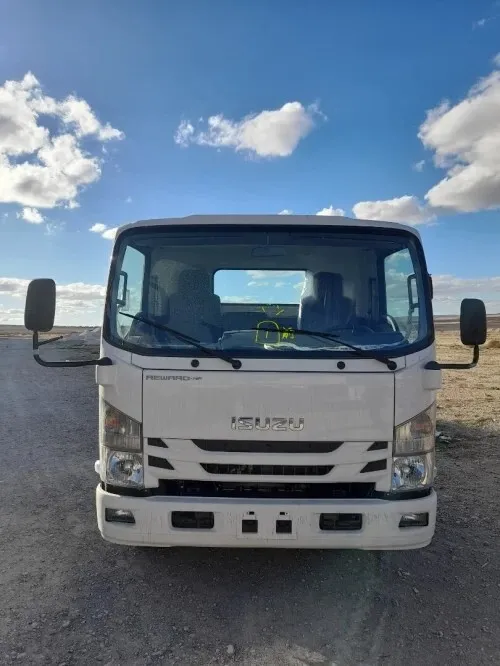 Isuzu NPR71 2026