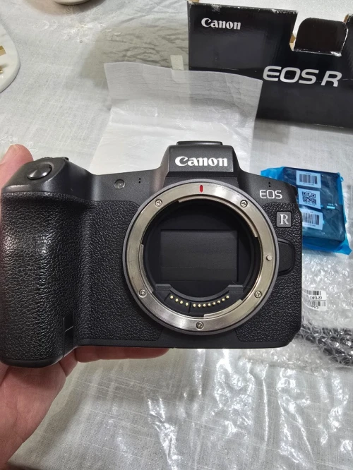 Canon EOS R + bague ring RF/EF + accessoires (complet)