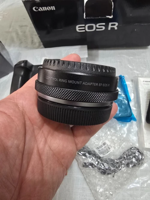Canon EOS R + bague ring RF/EF + accessoires (complet)