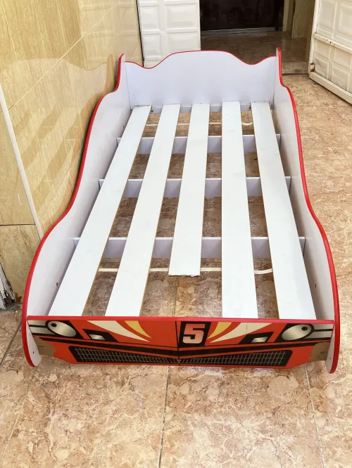 Lit pour enfants de voiture