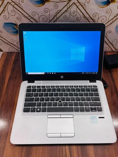 A vendre Laptop HP EliteBook 820 G3 (16GB RAM / SSD Samsung)