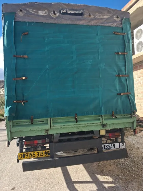Nissan Cabstar 2013