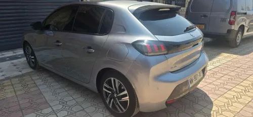 Peugeot 208 2023 Allure Pack