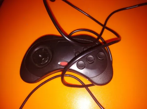 Manette type Saturn Megadrive pour PC