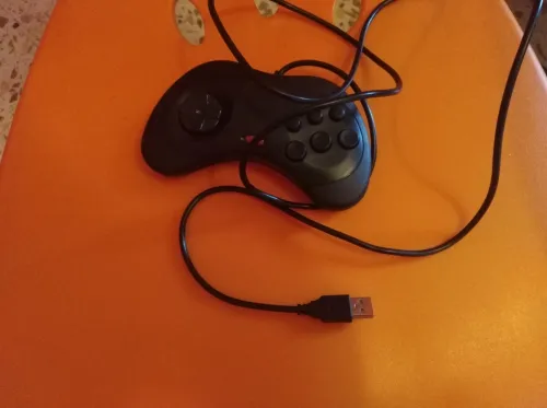 Manette type Saturn Megadrive pour PC