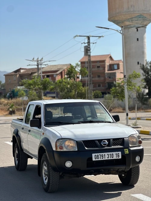 Nissan Hard budy 2010 4*4