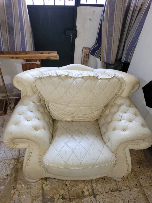 Fauteuille 4 place cuir véritable italien كرسي بذراعين لأربعة مقاعد مصنوع من الجلد الإيطالي الأصلي