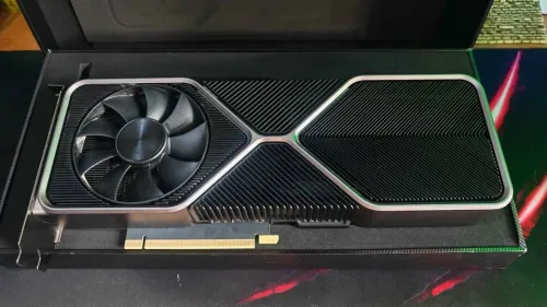 RTX 3080 FOUNDERS EDITION NVIDIA AVEC BOÎTE