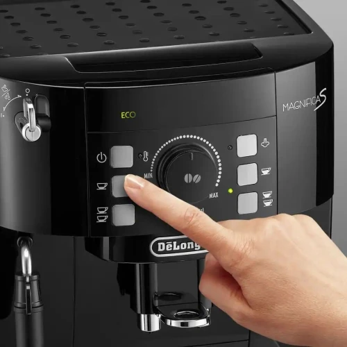 Machine a café Delonghi  Magnifica S  black