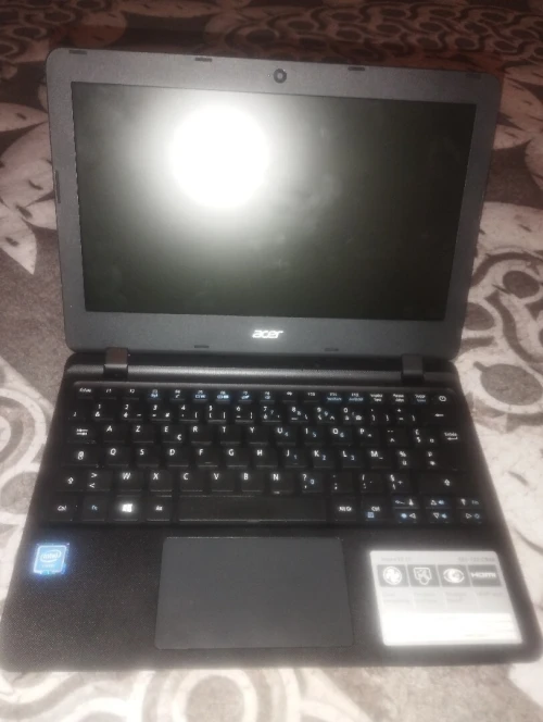Acer aspire es11