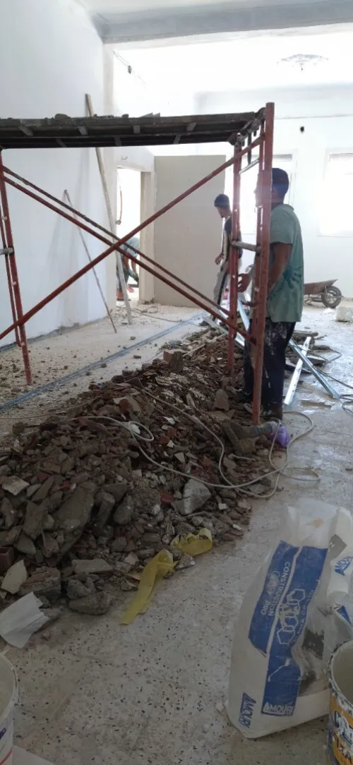 Décapage démolition picage des façades