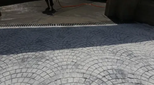 Béton imprimé et résine époxy