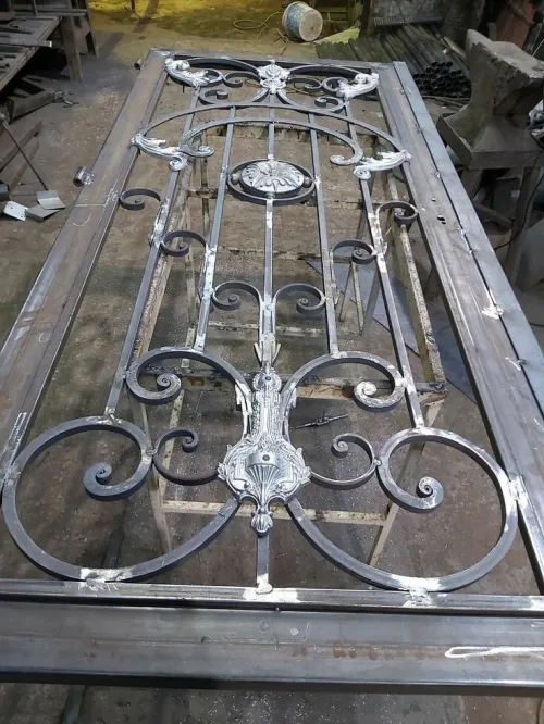 Travaux de Ferronnerie Et Soudage.