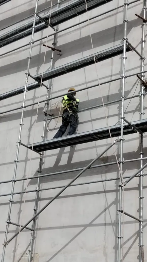 Décapage démolition picage des façades