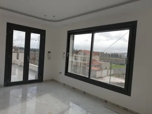 Fenêtre en pvc et aluminium 