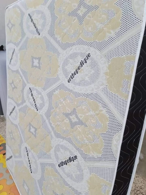 Matelas orthopèdique haut qualité 