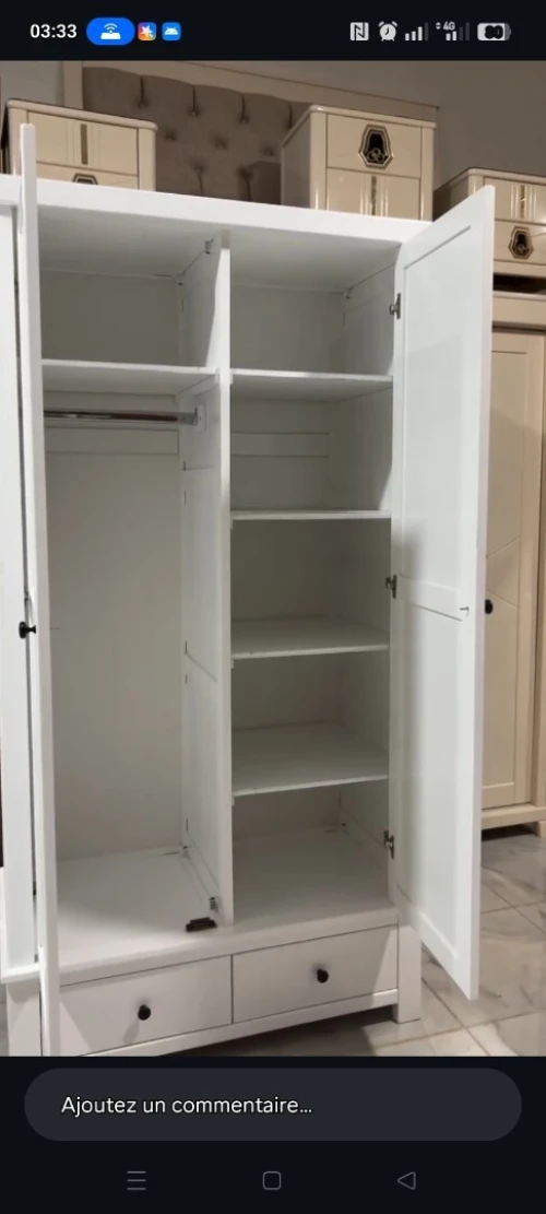 Armoire bois rouge