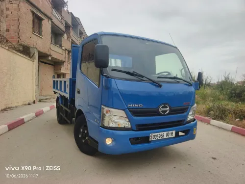 TOYOTA HiNO à benne 611 2013