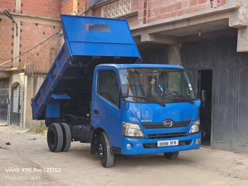 TOYOTA HiNO à benne 611 2013