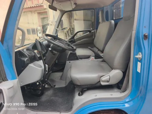 TOYOTA HiNO à benne 611 2013