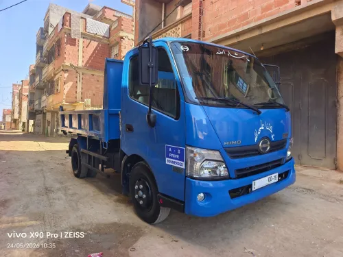 TOYOTA HiNO à benne 300 611 2014