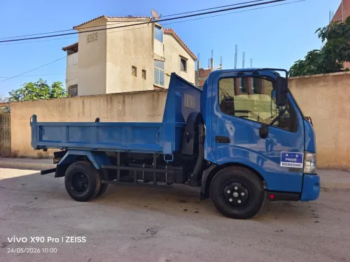 TOYOTA HiNO à benne 300 611 2014