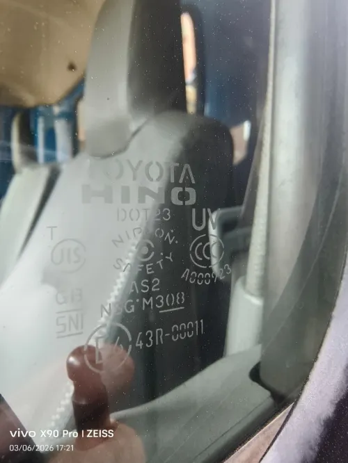 TOYOTA HiNO à benne 611 2013