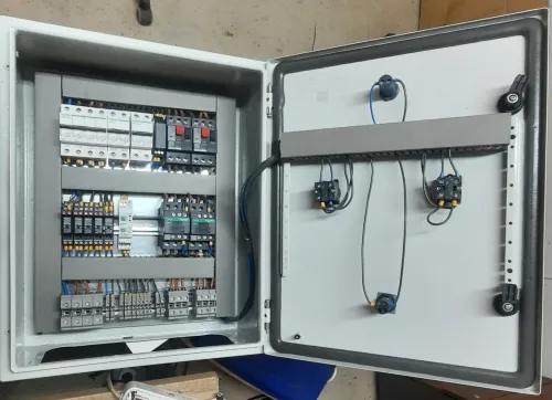 Câblage les armoires électriques industriels 
