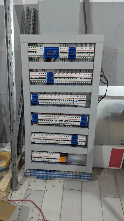 Électricité industrielle et maintenance