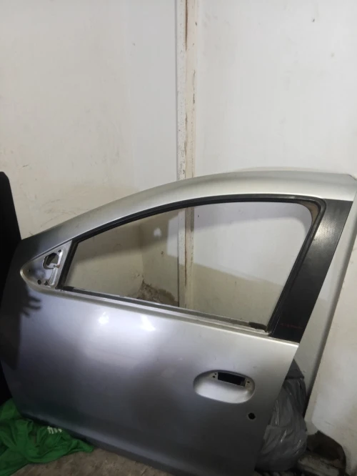 Porte av gauche Sandero tecroad 2019