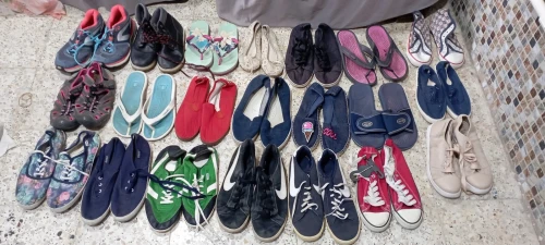 100 kilos de chaussures à vendre
